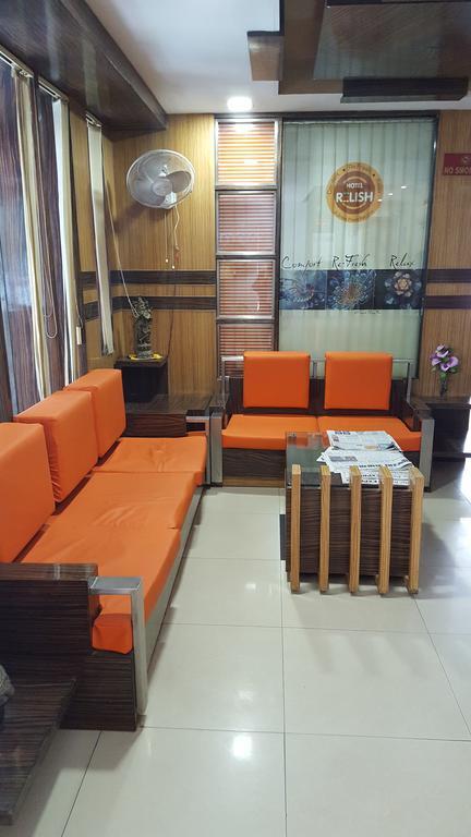 Hotel Relish Vadodara Exteriör bild