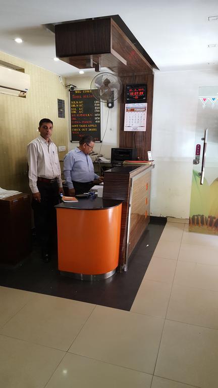 Hotel Relish Vadodara Exteriör bild
